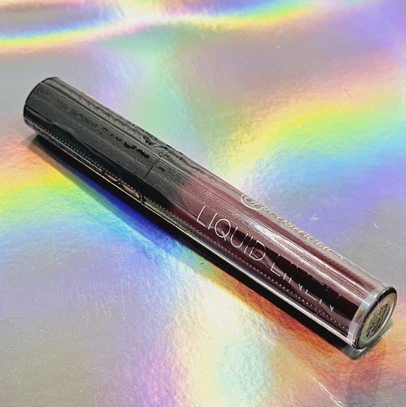 BH Cosmetics Simone Liquid Linen Lipstick - Picture 2 of 5